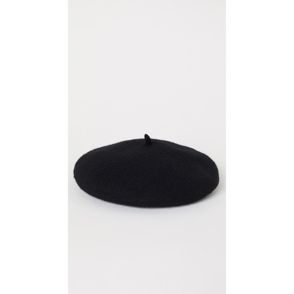 women’s black wool baret